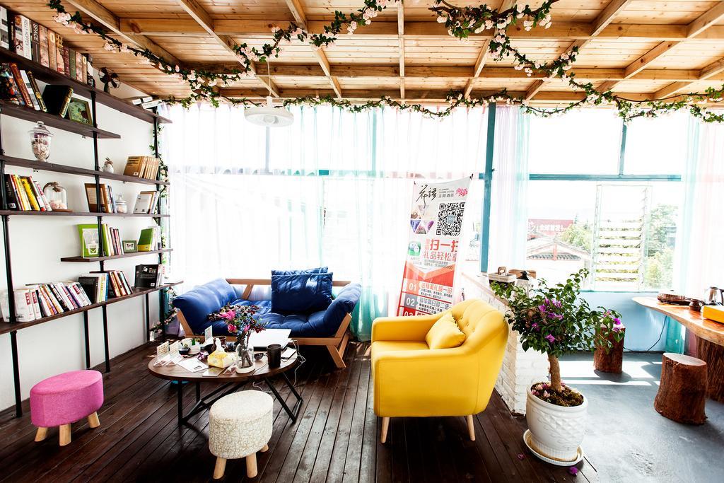 Lijiang Flower Theme Hostel Exterior foto