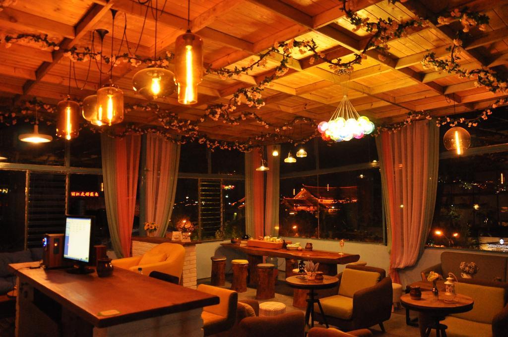 Lijiang Flower Theme Hostel Exterior foto